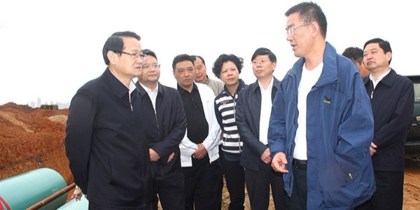 市委書(shū)記易煉紅蒞臨我公司管道安裝項(xiàng)目督察指導(dǎo)